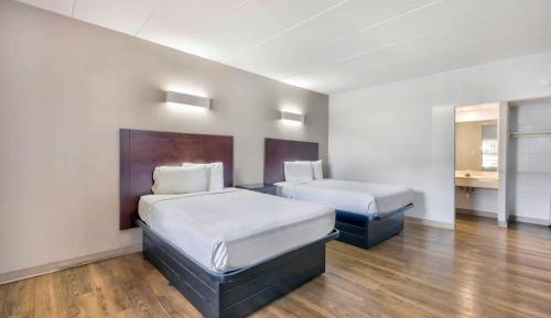 Deluxe Quadruple Room - Non-Smoking