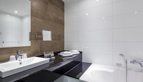 Deluxe Twin Room with Balcony or Terrace