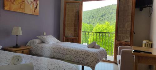 Twin Room with Mountain View