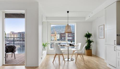 Large Two-Bedroom Apartment 
