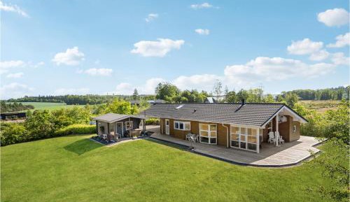 Two-Bedroom Holiday Home