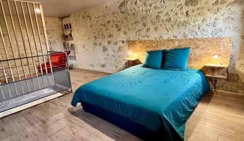 Deluxe Double Room (2 Adults + 1 Child)