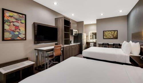 Queen Suite with Two Queen Beds - Kitchenette/Non-Smoking