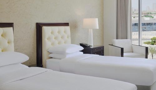 Superior Twin Room with Shuttle Bus to JBR Beach and various shopping malls
