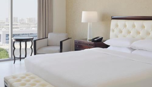 Executive King Room with Pantry Lounge Access and Shuttle Bus to JBR Beach and various shopping malls