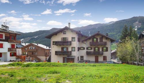 Three-Bedroom Superior Apartment