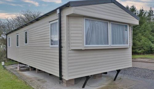 Pet Friendly Bronze Caravan 3 Bed