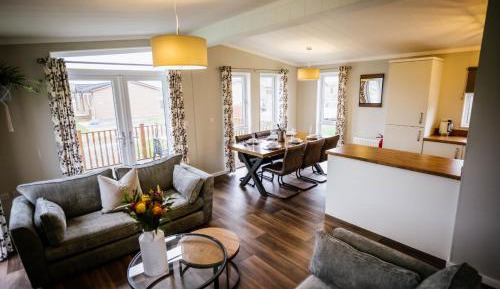 Holiday Homes for 6 Guests With Hot Tub