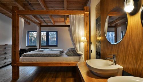 King Suite with Spa Bath