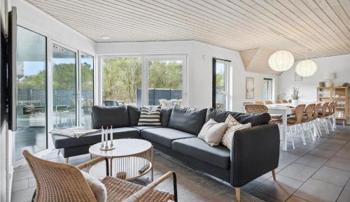 Seven-Bedroom Holiday Home