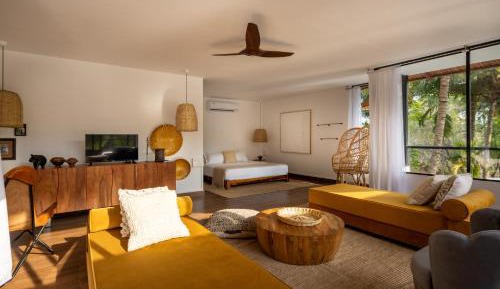 Junior Suite with Pool View