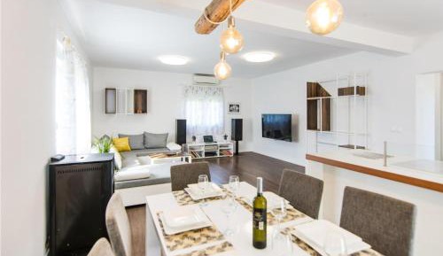 Three-Bedroom Holiday Home 