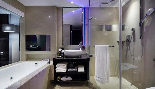 Twin Room with Bath