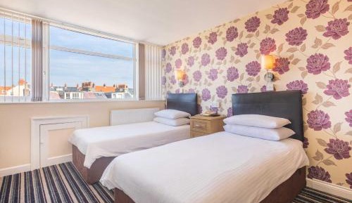 Twin Room with View