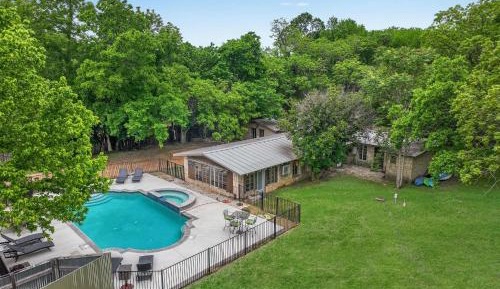Four-Bedroom Holiday Home
