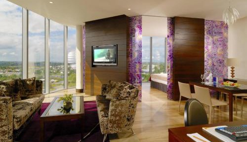 Penthouse Suite, 1 King, River view, Corner room, High floor