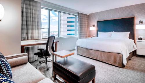 King Studio with Sofa Bed