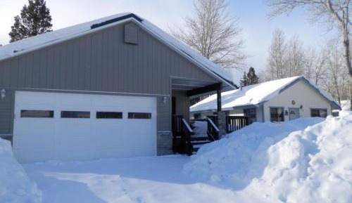 Three-Bedroom Holiday Home 