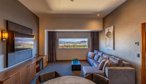 Master Suite 1 King