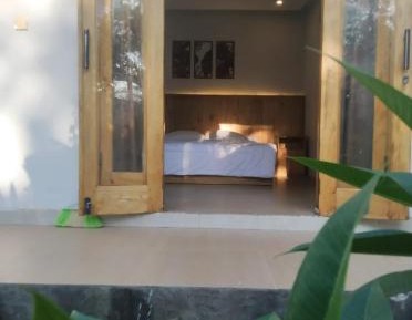 Deluxe Room (2 Adults + 1 Child)