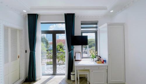 Deluxe Double Room with Balcony