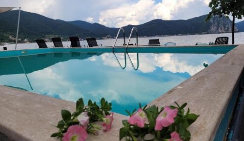 Double Room with Lake View