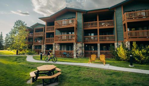 Deluxe One-Bedroom Suite