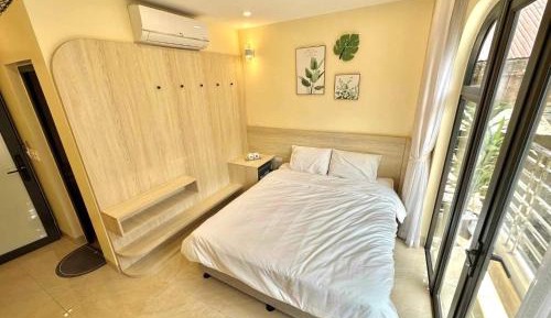 Queen Room with Balcony