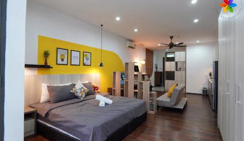 King Studio with Sofa Bed