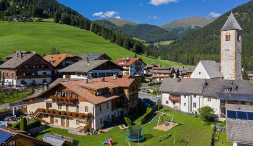 One-Bedroom Apartment with Balcony and Mountain View  