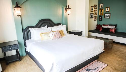 Deluxe King Room