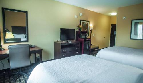 Room with Two Queen Beds - Non-Smoking