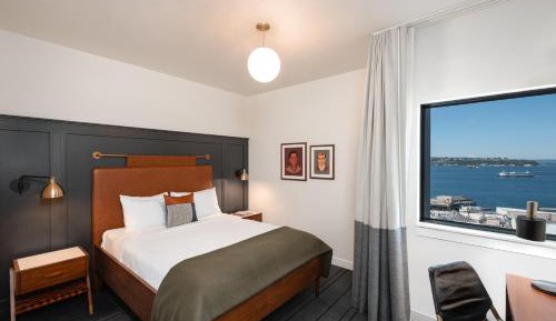 Queen Room with Sea View