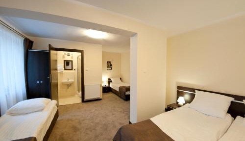 One-Bedroom Apartment (4 Adults)