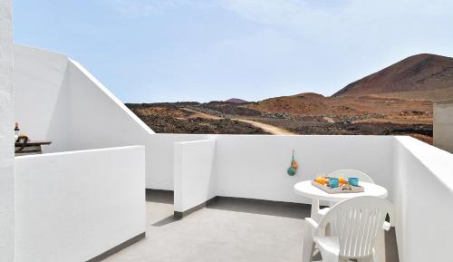 Superior One-Bedroom Apartment