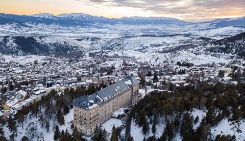 Superior One-Bedroom Apartment