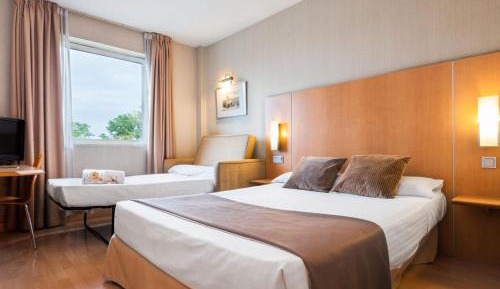 Double Room with Extra Bed  (2 Adults + 1 Child)