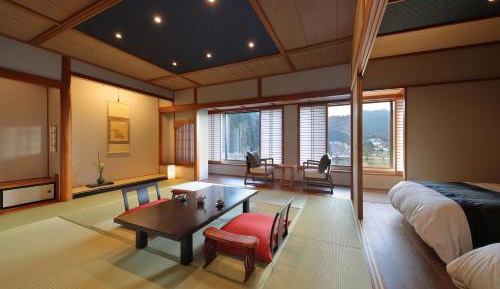 Suite with Mountain View
