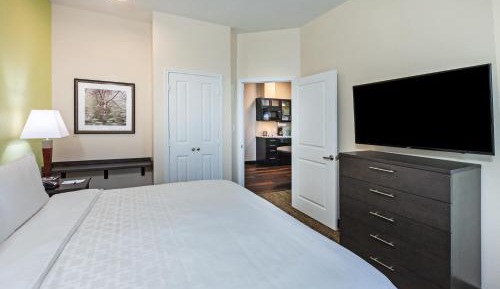 One-Bedroom King Suite - Non-Smoking
