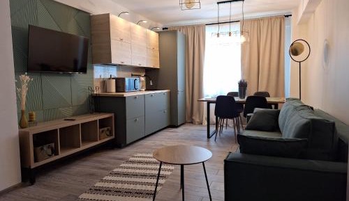 Apartment with Mountain View