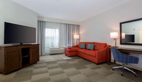 Double Room with Two Queen Beds and Bath Tub - Mobility and Hearing Access