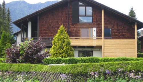 Apartment with Mountain View