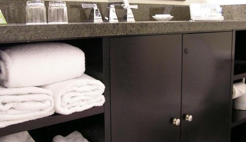 King Room with King Bed - Non-Smoking