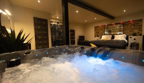 Queen Room with Spa Bath