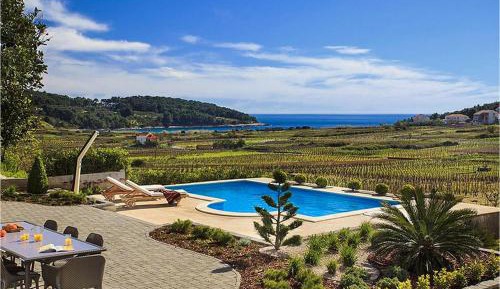 Five-Bedroom Holiday Home
