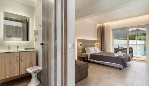 King Room with Pool View