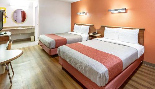 Queen Room with Two Queen Beds - Non-Smoking