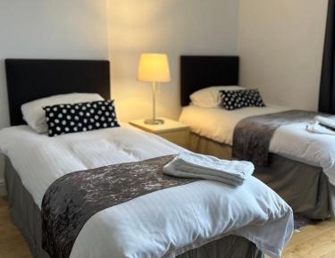 Twin Room with Private Bathroom