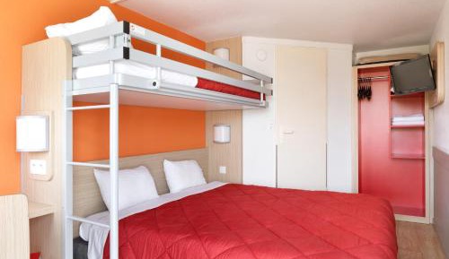 Triple Room (1 Double Bed + 1 Bunk Bed)