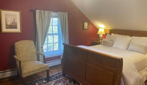 Queen Room with Spa Bath